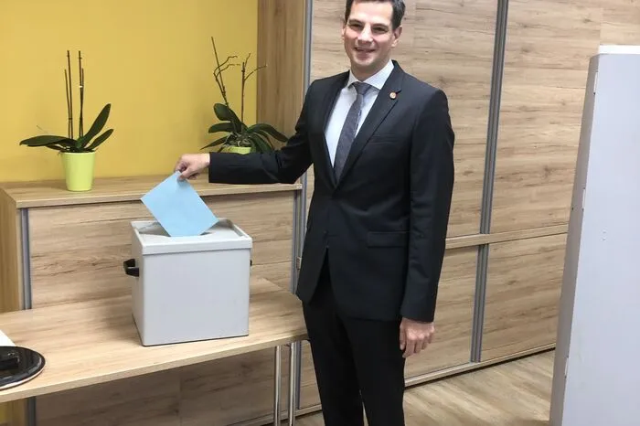 Der FPÖ-Angeordnete Hannes Amesbauer wählte in Neuberg/Mürz.