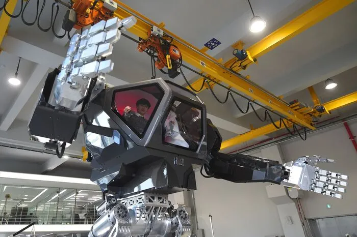Rund 30 Ingenieure hatten hart an dem bemannten Projekt gearbeitet, das laut der Roboterfirma Hankook Mirae Technology eine Weltpremiere ist.