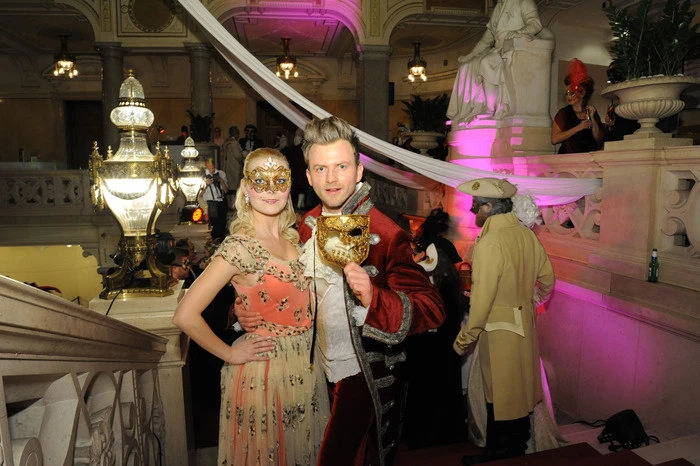 Als "Casanova" tanzte Willi Gabalier mit Christiana Leuthner am Ball an.
