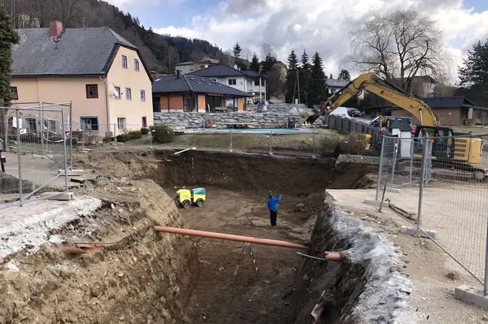 160 Fuhren Aushub sind bislang schon abtransportiert worden.