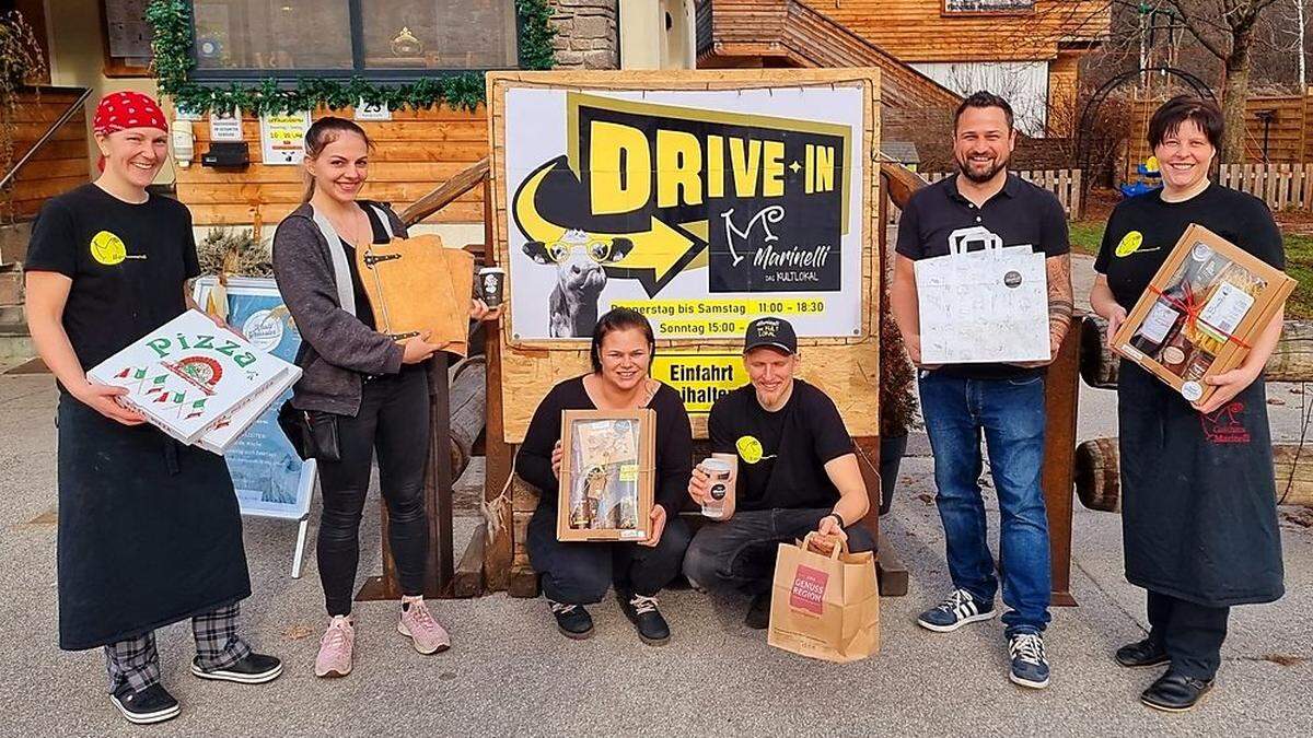 Der Marinelli-Drive-in bei: Sigrid Unterguggenberger, Jasmin Gruber, Magdalena Glanzer, Lukas Strobel, Thomas Glanzer, Angelika Grimm (von links)