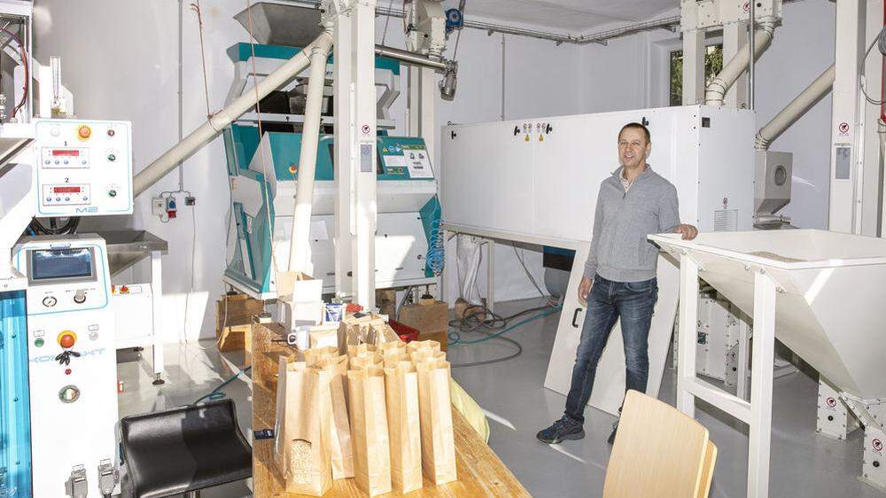 Ewald Fröhlich in seiner Reismühle in Halbenrain: Es ist die erste in der ganzen Steiermark