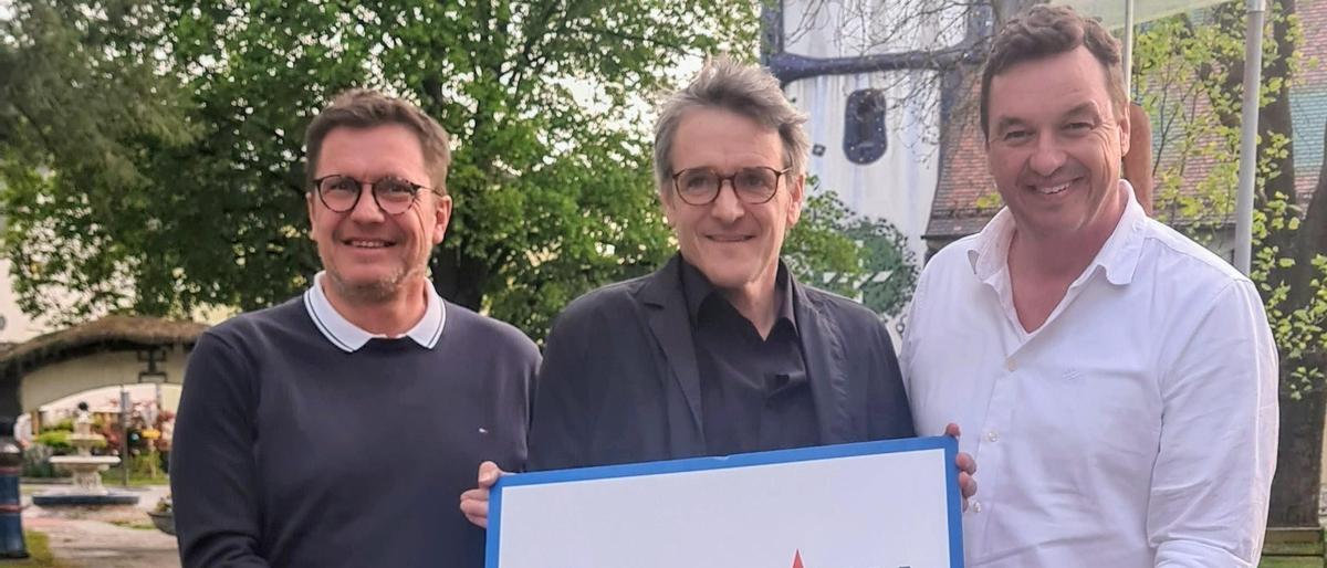 Bürgermeister Jochen Bocksruker, Kabarettist Christof Spörk und Stadtrat Andreas Albrecher (von rechts)
