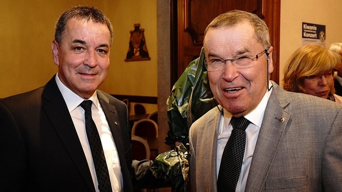 Der Chairman des Abends, Hartmut Stranner mit Präsident August Mayer