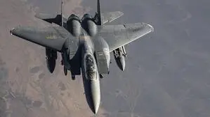 Ein amerikanisches Kampfflugzeug F15E Strike Eagle