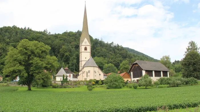 Um 10 Uhr begann der Kirchtag mit der Heiligen Messe.