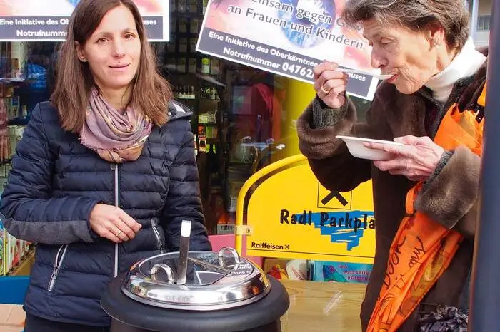 Es wurden drei einschlägige Kurz-Filme zu diesem Thema präsentiert: Flash Mob „Wir pfeifen auf Gewalt“ (SI Club Wien Ringstrasse), ein Film der SchülerInnen des NMS Auen/Villach im ATRIO und ein Film vom Kuratorium "sicheres-Österreich"