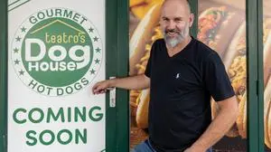 Öffnet heute sein "Teatro´s Gourmet Dog House" am Alten Platz in Klagenfurt: Gert Höferer