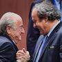 Das liebe Geld kostete Joseph Blatter (li.) und Michel Platini ihre Funktionärs-Karriere im Fußball.
