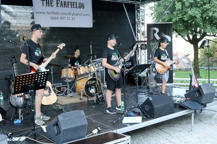 Als Einheizerband begeisterte „The Rock Drogons“ (Foto). 