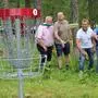 Voller Einsatz bei der gestrigen Eröffnung der Discgolf-Anlage 