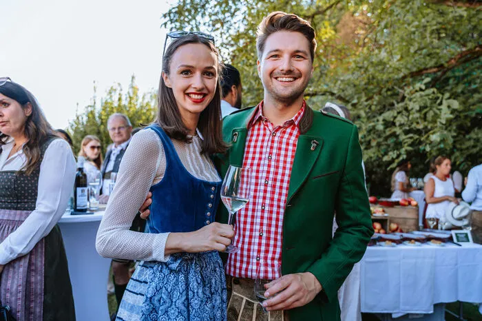 Neos-Klubobmann Niko Swatek mit Partnerin Cornelia Stangl