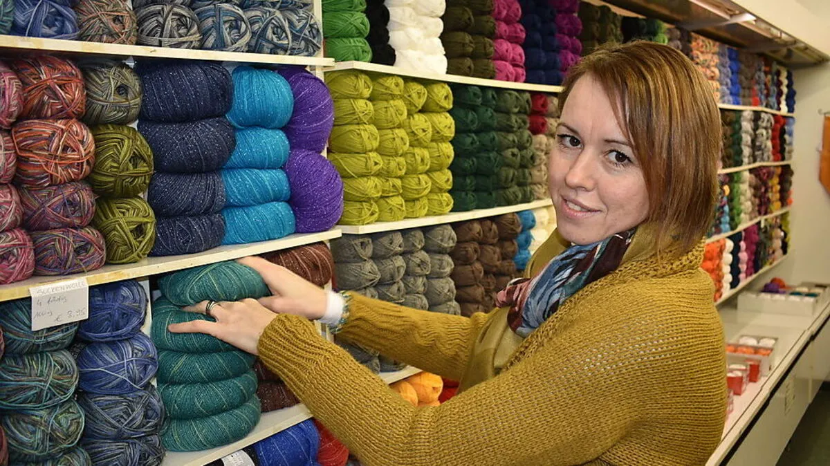 Hajrija Springer führt die Handarbeitsstube in der Dr.-Arthur-Lemisch-Straße