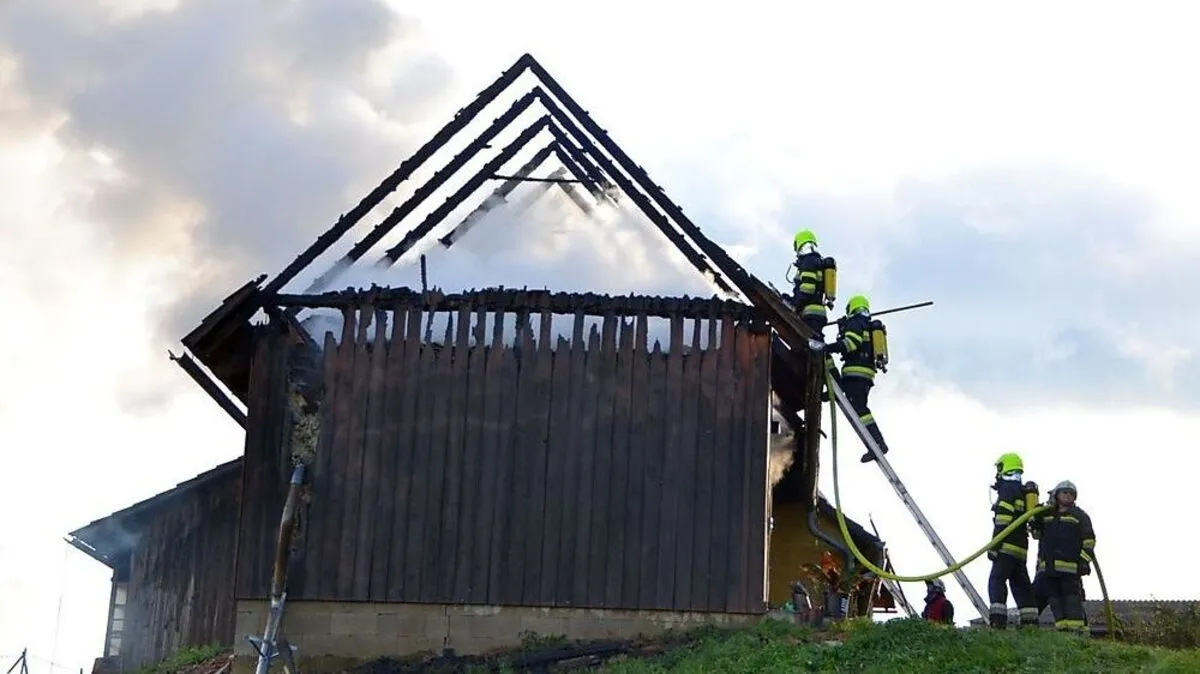 Durch einen Außenangriff wurdfen die Flammen eingedämmt
