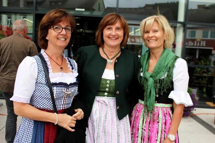 Unter dem Besuchern waren auch Verteidigungsminister Hans Peter Doskozil, SP-Nationalrat Klaus Feichtinger, VP-Klubchef Reinhold Lopatka und VP-Landtagsabgeordneter Hubert Lang sowie die Bürgermeister sämtlicher Wechsellandgemeinden.