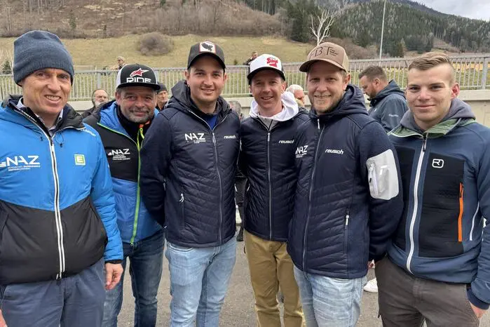 Christian Schwarz, Michael Ritzinger, Patrick Leitner, Daniel Wieser, Gerald Percht und Lisa Hirners Bruder Moritz (alle NAZ Eisenerz)