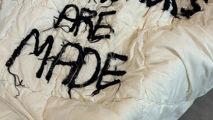 „Monsters Are Made“, Teil der Installation von Julia Lusser