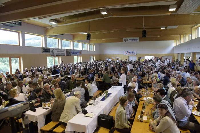 Klicken Sie sich bitte durch die weiteren Bilder!