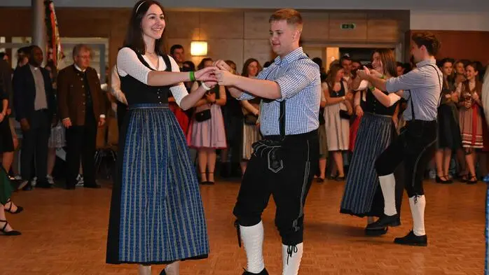 Organisiert wurde der Abend von den Landjugend-Obleuten Lukas Moser und Larissa Pobaschnig gemeinsam mit ihrem Team sowie der Bauernschaft unter der Leitung von Bernd Pobaschnig und Mathilde Goltschnigg.