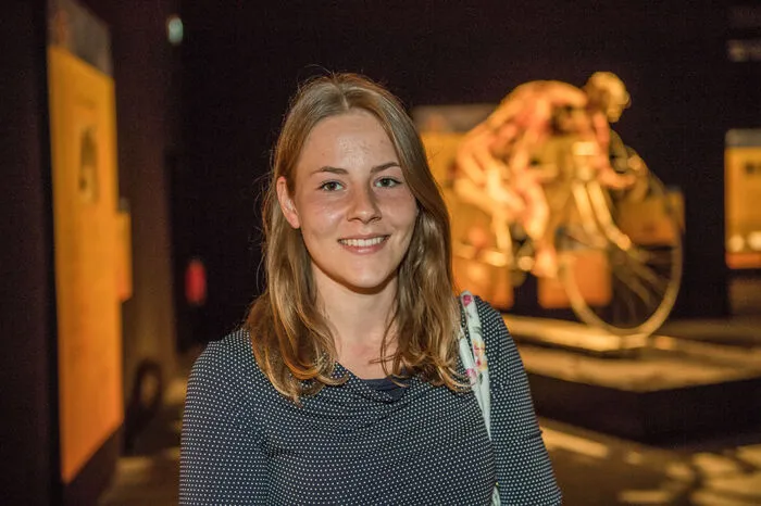 Viktoria Schmidt, Pharmaziestudentin, Graz: Ich bin hier, weil meine Freundin Tickets gewonnen hat, aber ich hätte mir das auch sonst angeschaut. Ich stehe in meinem Studium gerade vor der Pathologie-Prüfung, das passt also perfekt. Ich finde es gut, dass den Menschen hier die Anatomie näher gebracht wird.