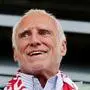 ABD0122_20190711 - LEIPZIG - DEUTSCHLAND: ARCHIV - 12.05.2017, Sachsen, Leipzig: Red Bull Chef Dietrich Mateschitz kommt  zum Spiel  RB Leipzig - Bayern Mnchen in die Red Bull Arena. Red Bull-Chef Dietrich Mateschitz hat mit Bayern-Boss Hoene§ eine Fu§ball-Wette laufen. RB Leipzig werde in den nchsten drei Jahren deutscher Meister, meint der sterreicher. (zu dpa "Wette um die Meisterschaft - Ein Bier fr Hoene§ oder Mateschitz?  ") Foto: Jan Woitas/dpa-Zentralbild/dpa +++ dpa-Bildfunk +++. - FOTO: APA/dpa-Zentralbild/Jan Woitas