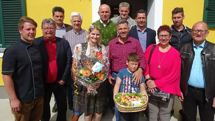 Viele Gäste bei der Eröffnung in Kohldorf