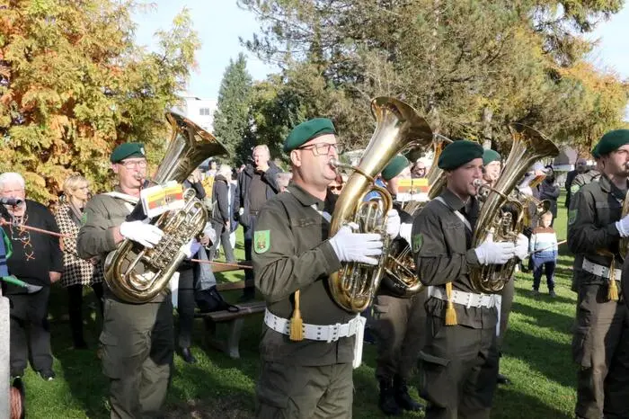 Für die musikalische Umrahmung  sorgte die Militärmusik Kärnten unter Kapellmeister Dietmar Pranter. 