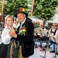 Der 81. Villacher Kirchtag wurde am Rathausplatz mit tausenden Besucherinnen und Besuchern eröffnet