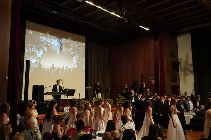 Mit einer Polonaise wurde die Ballnacht eröffnet