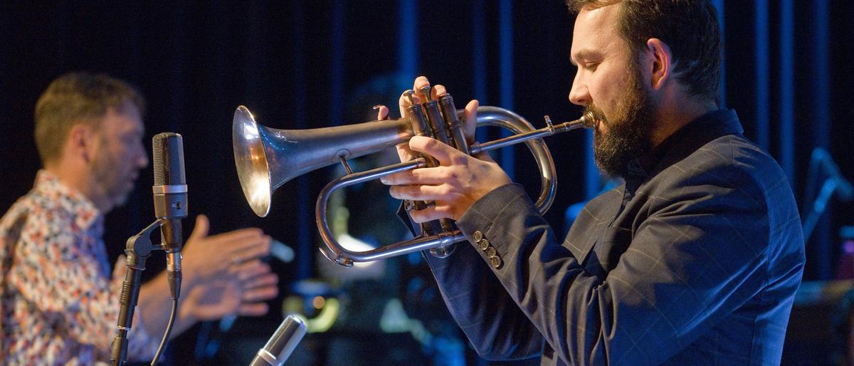 Der Weißkirchner Horst-Michael Schaffer leitet die Jazz Bigband Graz