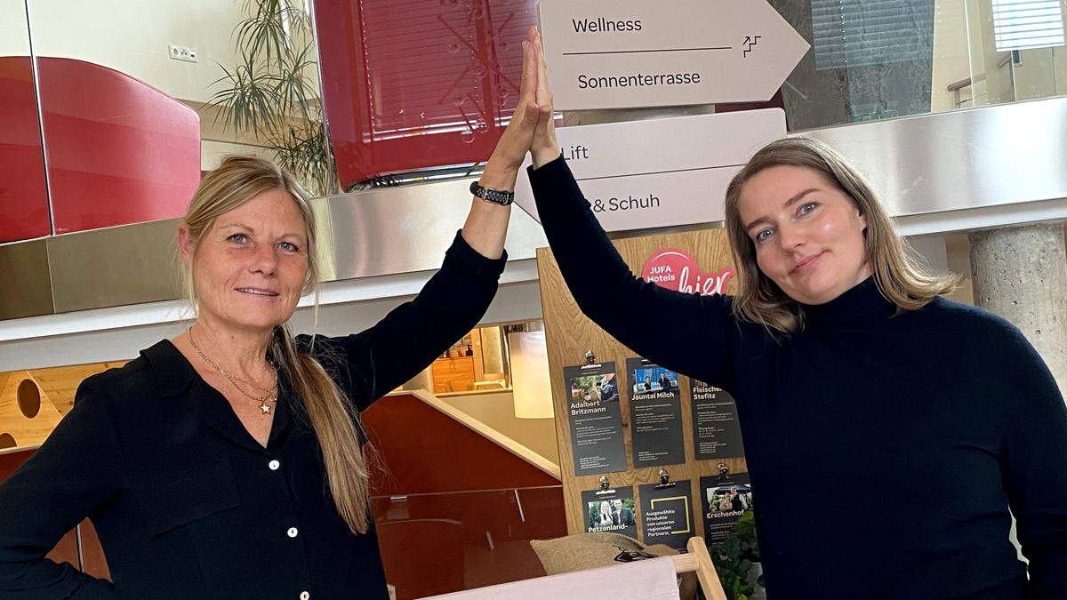 Margret Brandauer (links) mit ihrer Nachfolgerin Christine Klösch 