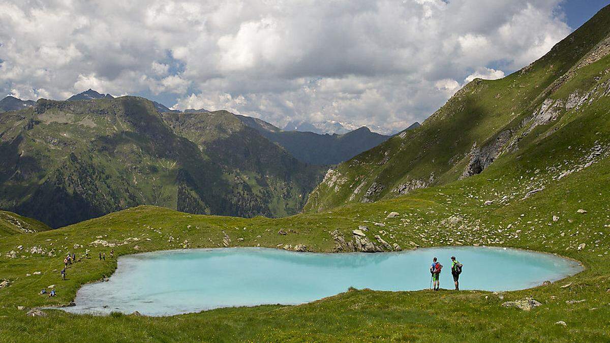 Der Seekarlsee im Naturpark Kleinsölktal ist mit seinem türkisfarbenen Wasser ein faszinierender Geheimtipp für Wanderer und Fotografen