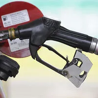 Wer auf das Auto angewiesen ist, kann den hohen Spritpreisen kaum ausweichen