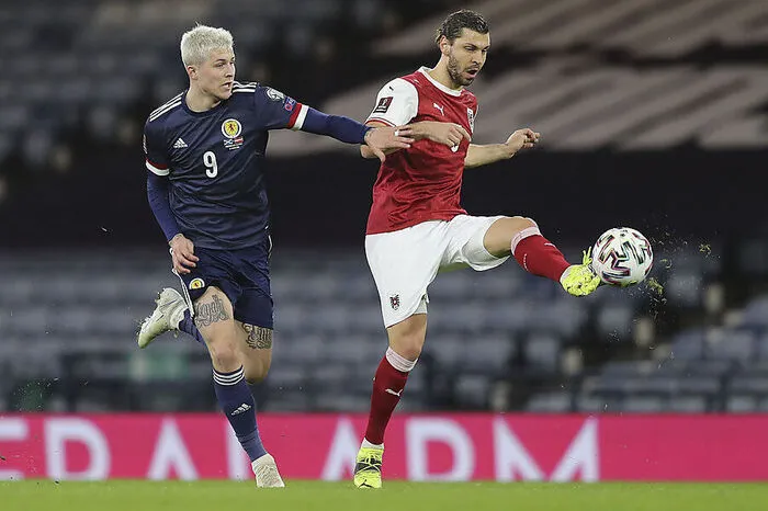 Aleksandar Dragovic: 4 Bei seinem Klub Leverkusen zählt der Routinier nicht zur Stammelf. Im Nationalteam merkt man dem 30-Jährigen die fehlende Spielpraxis aber kaum an. Starker Auftritt.