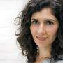 Nava Ebrahimi, 1978 in Teheran geboren, aufgewachsen in Köln, lebt in Graz. Soeben erschienen ist ihr neuer Roman „Das Paradies meines Nachbarn“ (btb). 