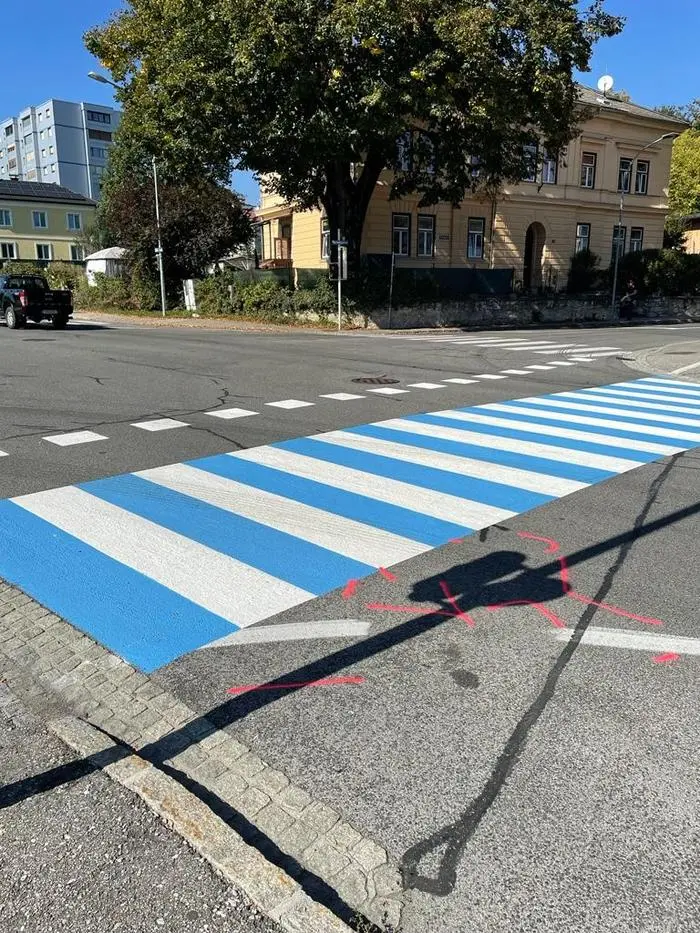 An dieser Kreuzung bei der Eishalle kam es zur Kollision 