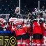 TAMPERE,FINLAND,17.MAY.22 - ICE HOCKEY - IIHF Ice Hockey World Championship 2022, group stage, Czech Republic vs Austria. Image shows head coach Roger Bader and the team of Austria.
Photo: GEPA pictures/ Daniel Goetzhaber