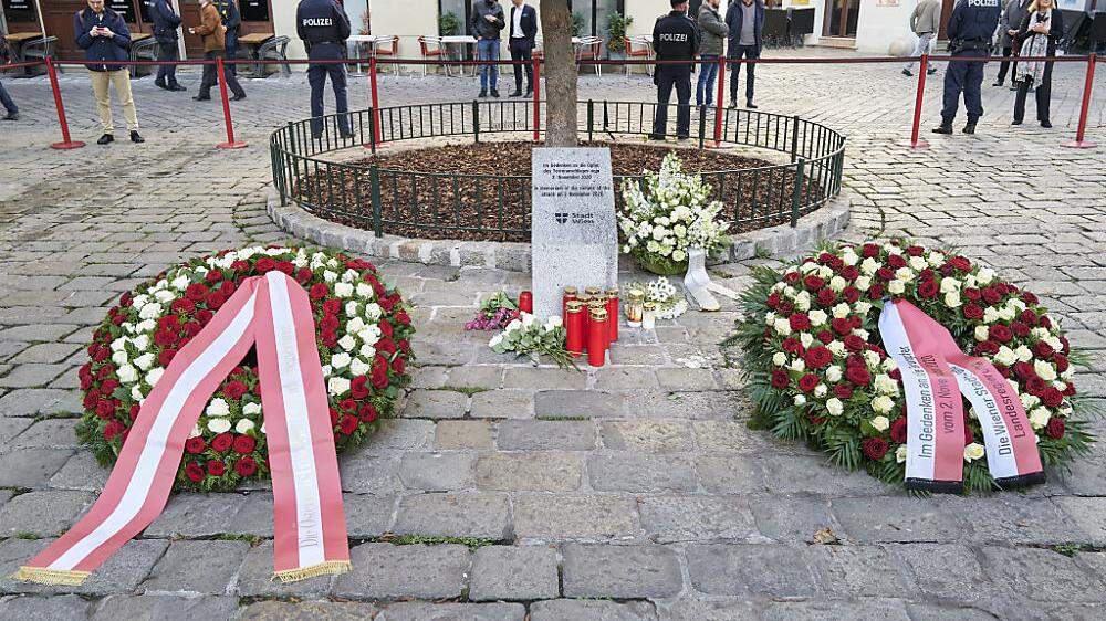 Gedenkstätte für die beim Terroranschlag getöteten Passanten in Wien