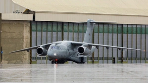 Diese Embraer KC-390 der portugiesischen Armee landete in Linz-Hörsching