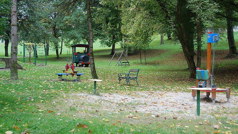Der Spielplatz am Areal des Schlossparks Greißenegg in Voitsberg ist schon etwas in die Jahre gekommen