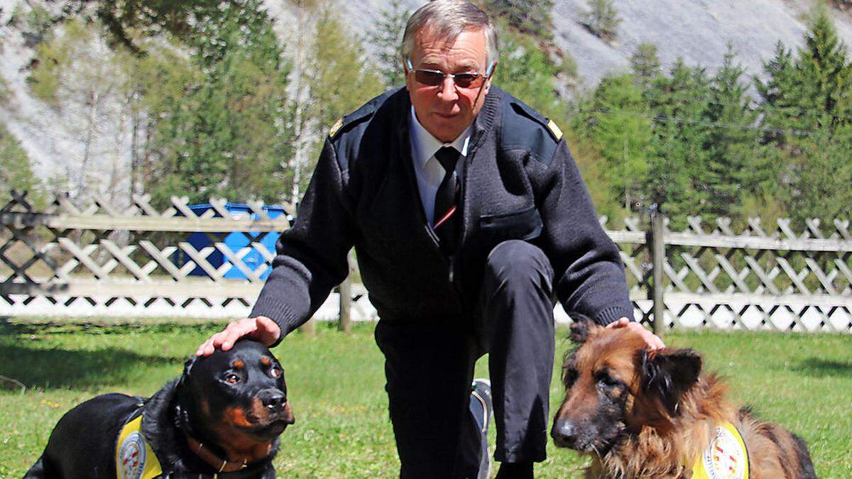 Helmuth Gruber feiert das 50-jährige Bestehen der Rettungshundebrigade- Landesgruppe Steiermark. 