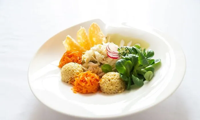 Vitamin-Hit: Hirse, Chinakohl, Vogerlsalat und Karotten - mit knusprigem Asmonte