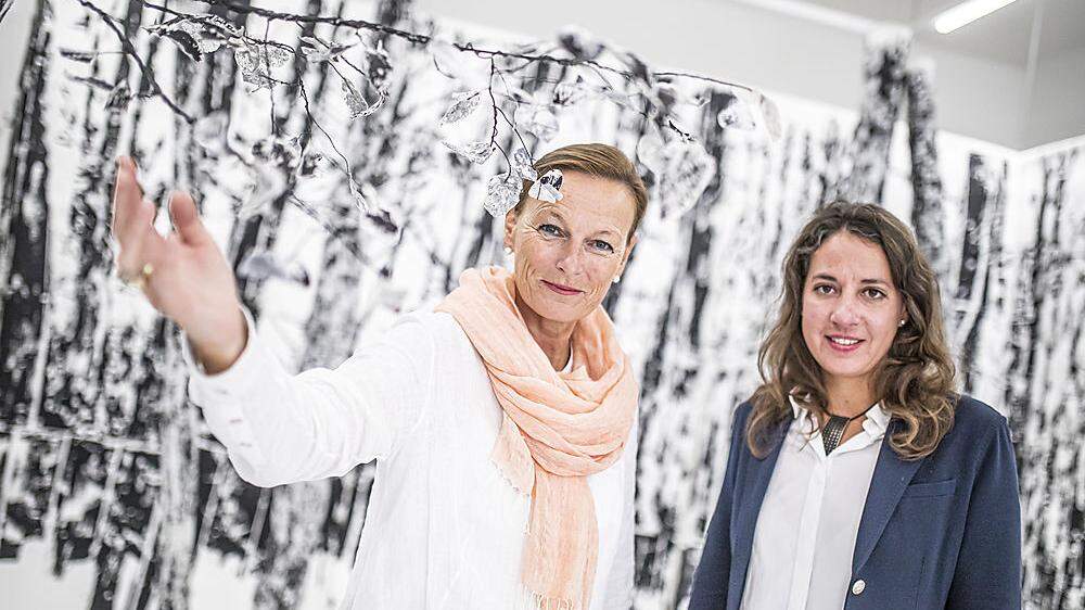MMKK-Direktorin Christine Wetzlinger-Grundnig mit Co-Kuratorin Nora Leitgeb