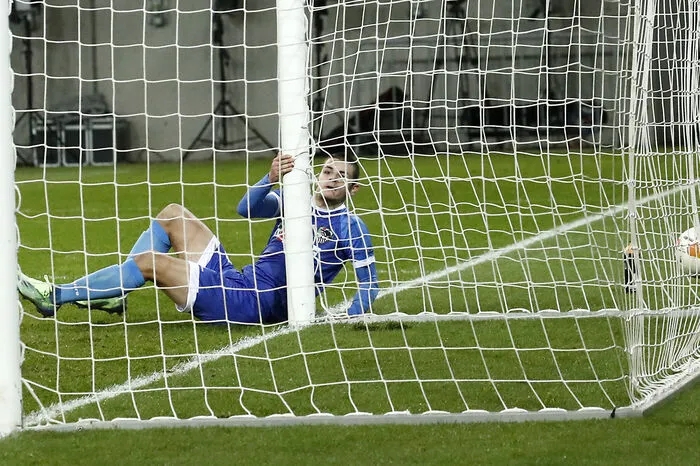 Der Grund: Joveljic haute das Ding in Minute 31 in die Maschen.