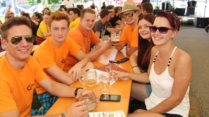 Bei glühender Hitze zeigten 22 Teams, was sie an Kraft und Geschicklichkeit drauf haben.
