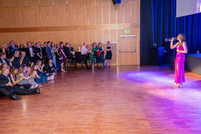 Vivien Frimmel - Mitglied des Ballkomitees, sorgte mit ihren Gesangseinlagen für Begeisterungsstürme