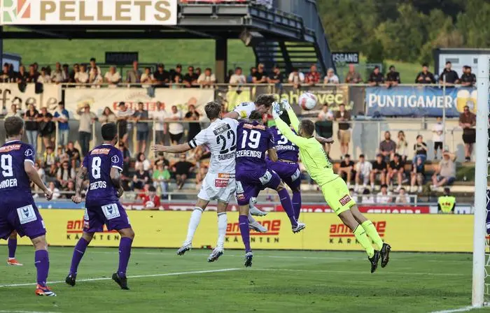 WOLFSBERG,AUSTRIA,03.AUG.24 - SOCCER - ADMIRAL Bundesliga, Wolfsberger AC vs SK Austria Klagenfurt. Image shows Nicolas Binder, Kosmas Gkezos (A.Klagenfurt), Dominik Baumgartner (WAC), Niklas Szerencsi (A.Klagenfurt), Simon Piesinger (WAC), Matthias Dollinger and Marco Knaller (A.Klagenfurt).
Photo: GEPA pictures/ Wolfgang Grebien