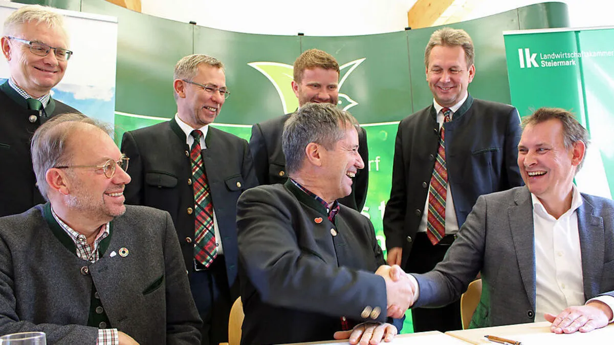 Gerald Dunst (Mitte) und Michael Schrier freuen sich über die Kooperation 