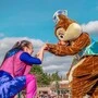 Selin Holzer lebt ihren großen Traum und machte ihr Hobby zum Beruf. Aktuell steht sie im Disneyland Paris auf der Bühne