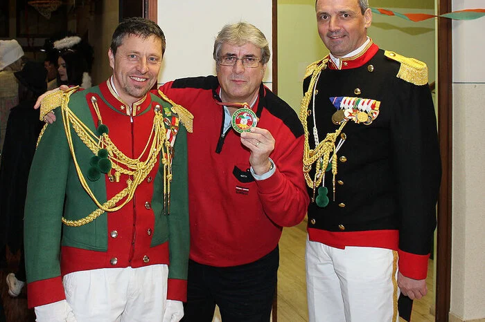 Eröffnet wurde der Ball durch die traditionelle Eröffnungspolonaise der Schützengarde.